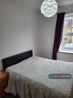 First Floor Rear Double Bedroom 