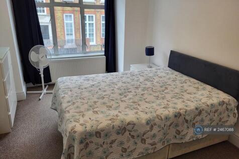 First Floor Front Double Bedroom 