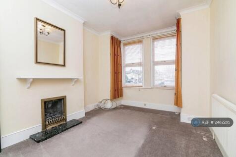 Living Room/Double Bedroom