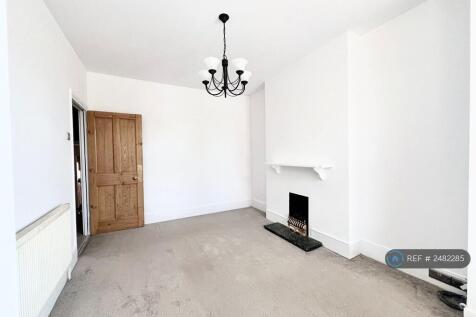 Living Room/Double Bedroom