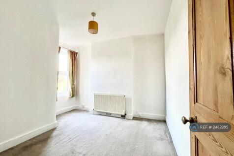 Main Bedroom/Double(Families)Or Single Occupancy 