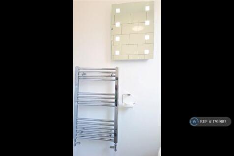 Room b - Luxury Ensuite Fittings