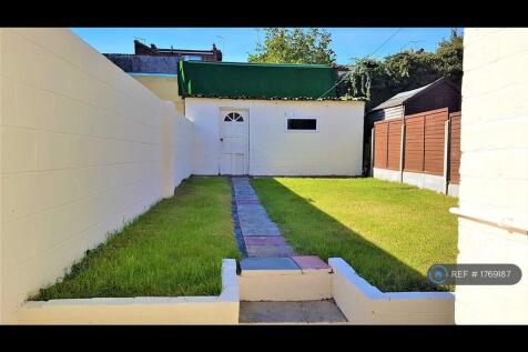 30ft Rear Garden