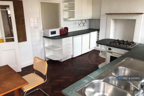 Kitchen/Dining 3