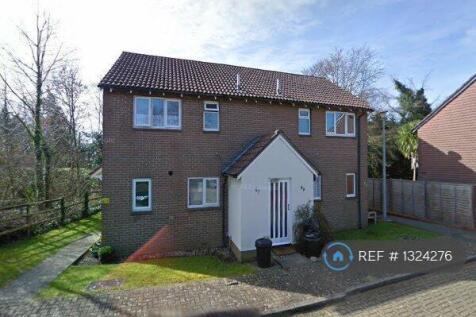 Scarce 1 Bedroom Flat In Sought After Area