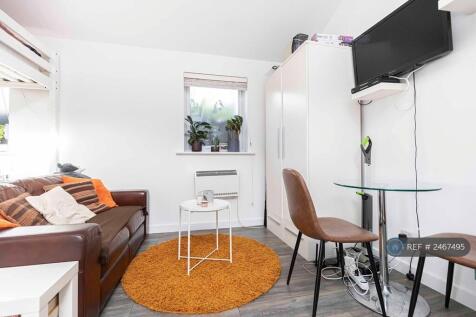 Lounge/Dining Area