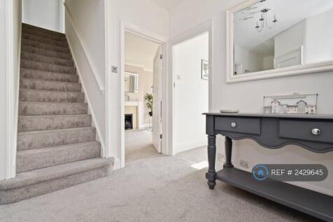 Entrance Hall/Stairs