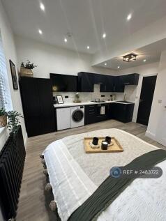 Fully Fitted Kitchen