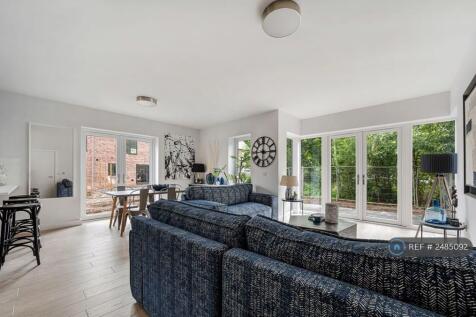 Living/Dining Area