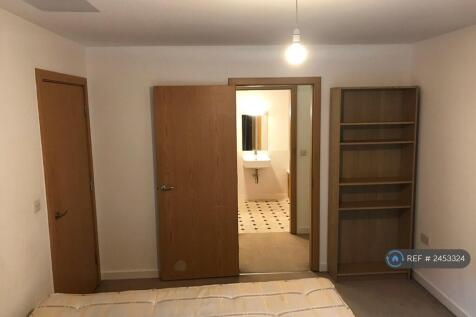 Master Bed, Through To Dressing Room &#43; Ensuite