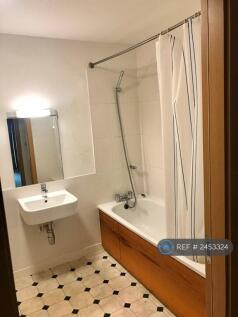 Ensuite Bathroom (Master Bedroom)