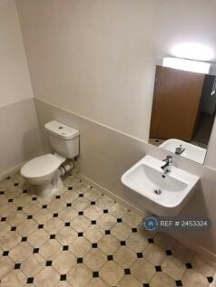 Ensuite Bathroom (Master Bedroom)