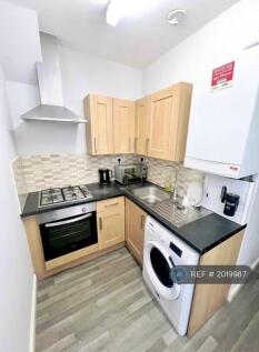 Kitchen With Gas Hob And Washer &amp; Dryer