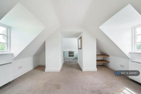 Livingroom Through To Kitchen