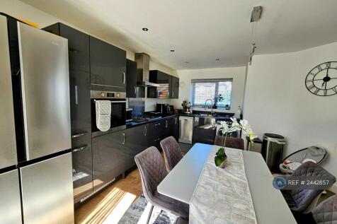 Kitchen/Dining Area