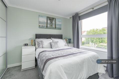 Double Bedroom (First)
