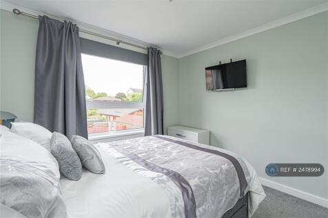 Double Bedroom (First)