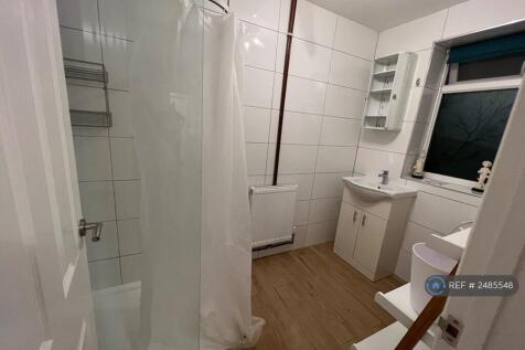 Room 1 Ensuite Bathroom 