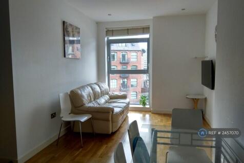 Living Room: Pic2