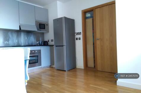 Living Room: Pic3