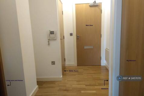 Entrance Hall: Pic2