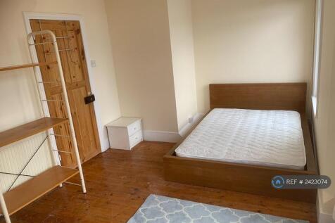 Upstairs Front Bedroom