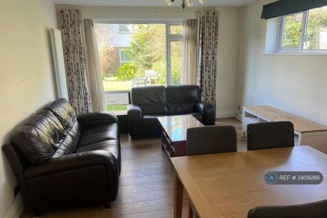 Living Room 4