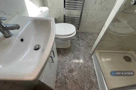 Fully Tiled Shower Room Floor