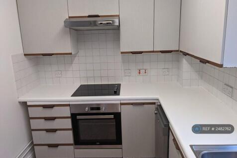 Kitchen (Photo 1)