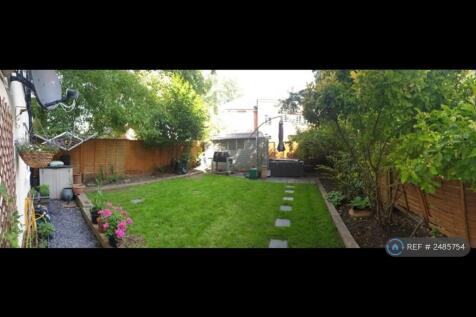Panoramic Garden - Older Pic / Fence