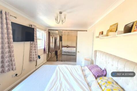 Mainbedroom2