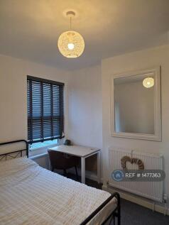 Bedroom 1 - Pic 2