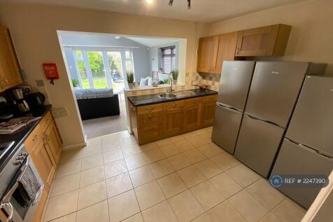 Communal Kitchen 