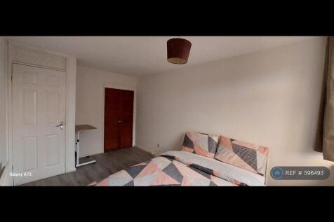 Master Bedroom With Built In Wardrobe