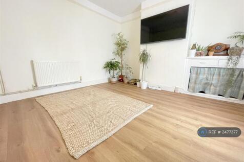 Front Lounge 