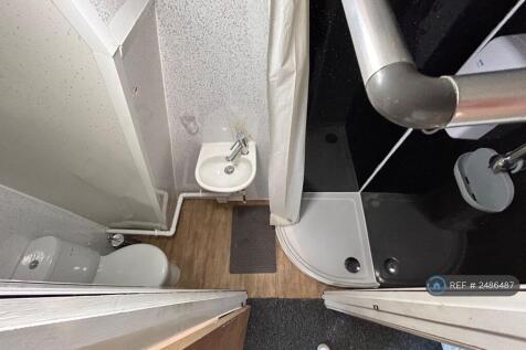 Ensuite With Shower