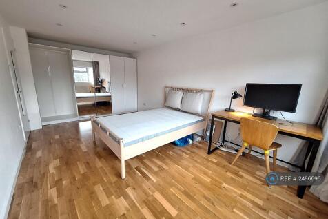 Largest Room £985pm