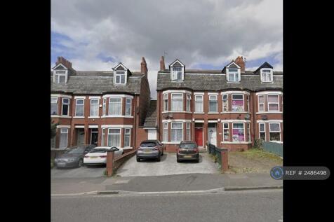 Front View/ Private Parking