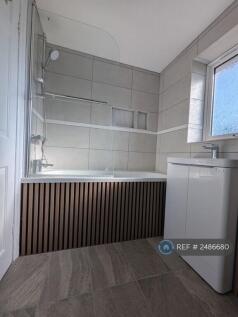 Family Bathroom_1