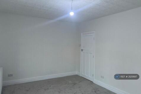 Bedroom 1 - View 2