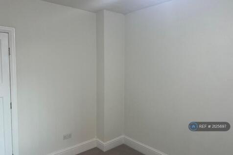 Bedroom 2 - View 2