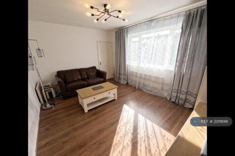 Living Room / Study / Additional Bedroom