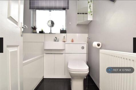 Toilet/ Shower 