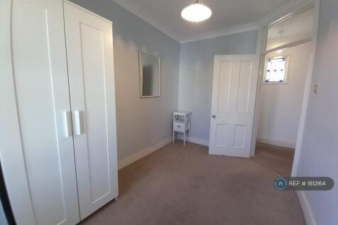 Bed 2/Dressing Room