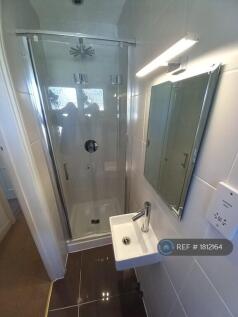2nd Loo/Shower Room