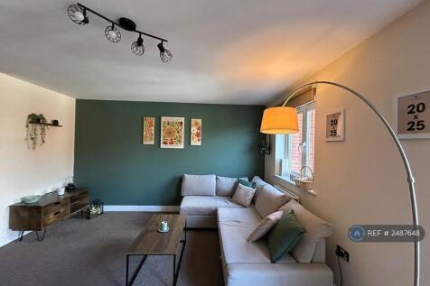 Spacious Living Room With Modern Decor