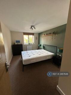 Spacious Double Bedroom Overlooking Terrace