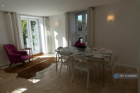 Dining Room With Patio Doors To Side Patio Area