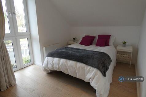Top Floor Bedroom 2