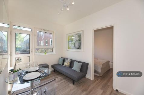 Lounge And Bedroom Access 